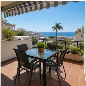 Apartamento en primera línea en Rincón de la Victoria