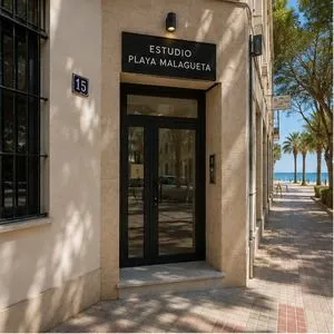 Estudio frente a la playa de la Malagueta